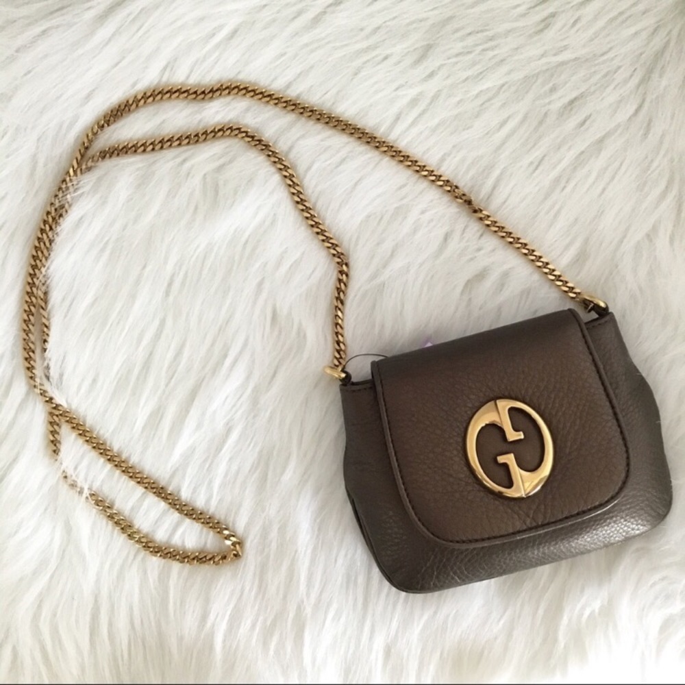 🇭🇺🍷 Gucci cross body gold chain bag purse🍕❤️